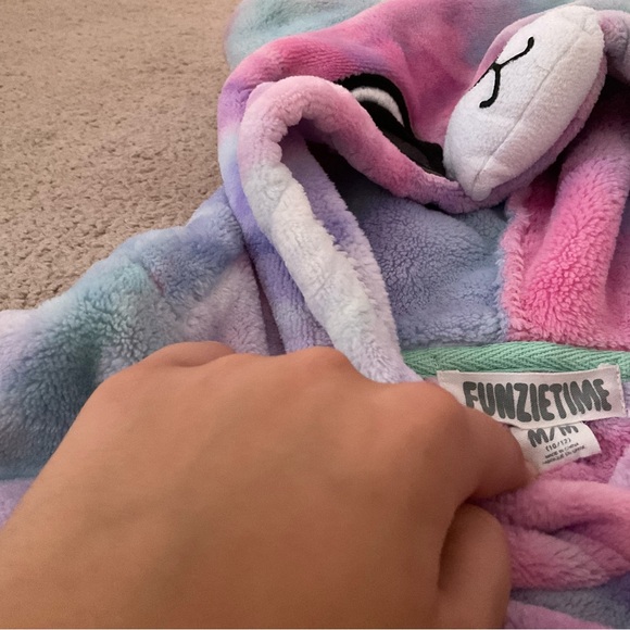 Pair Of Two Urban Kids Sweaters - Picture 3 of 16